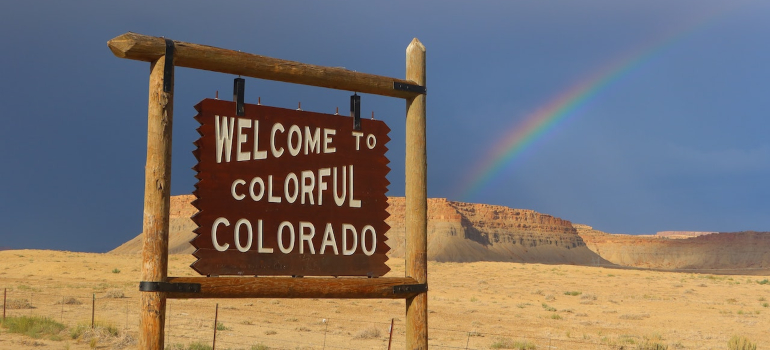 Colorado welcoming sign